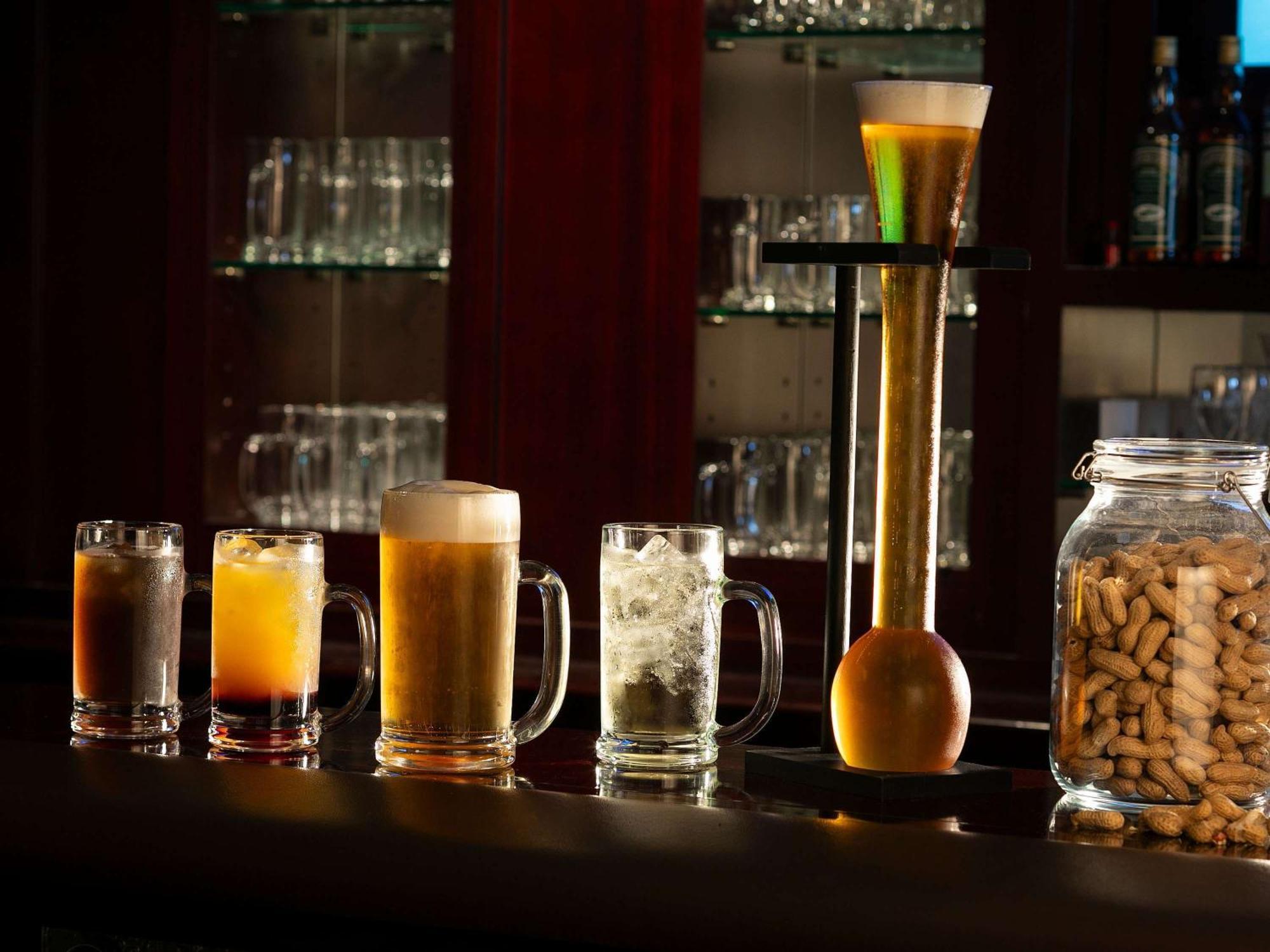 Swissotel Nankai Осака Экстерьер фото A variety of beer glasses