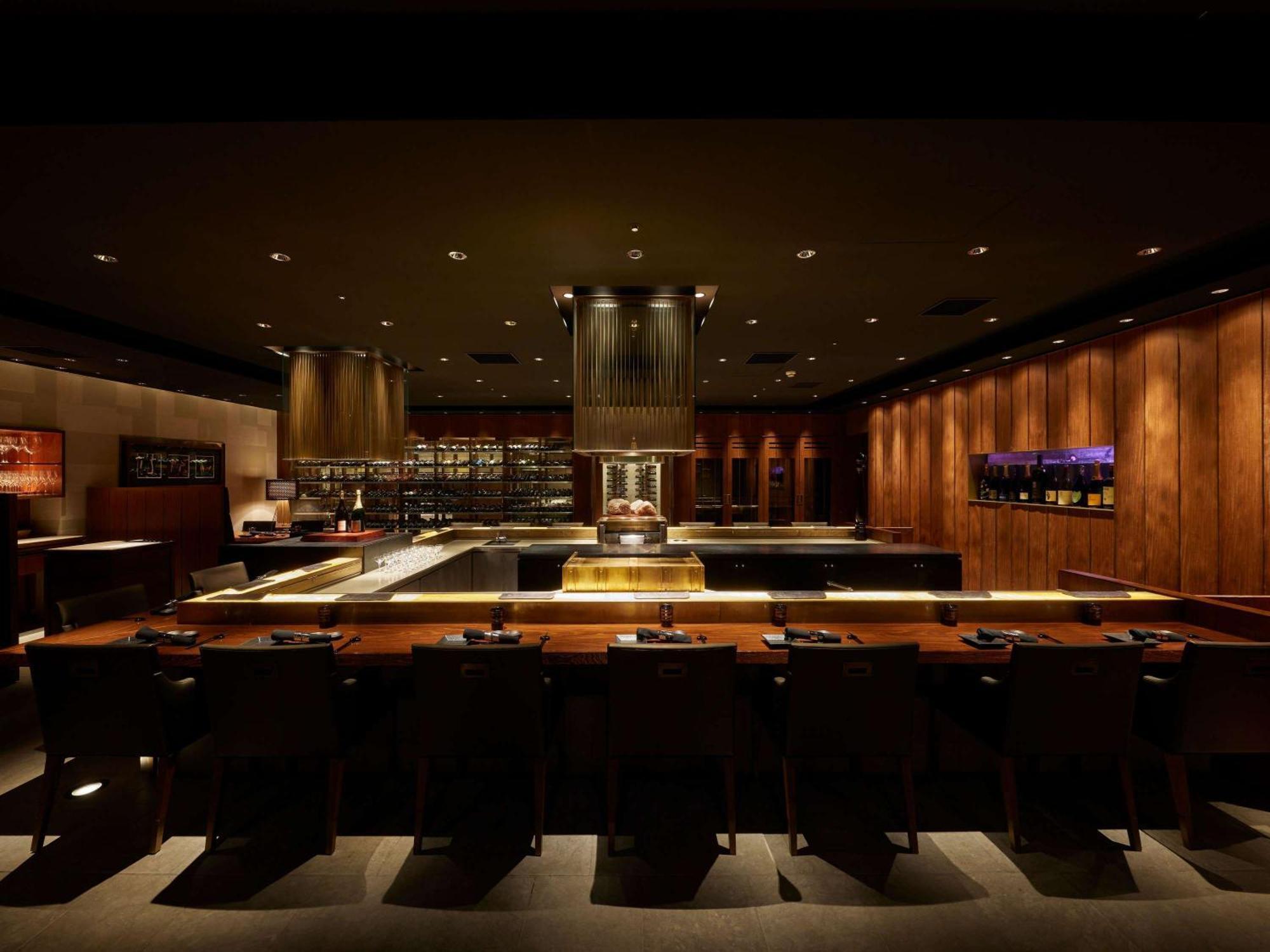 Swissotel Nankai Осака Экстерьер фото Interior of a restaurant
