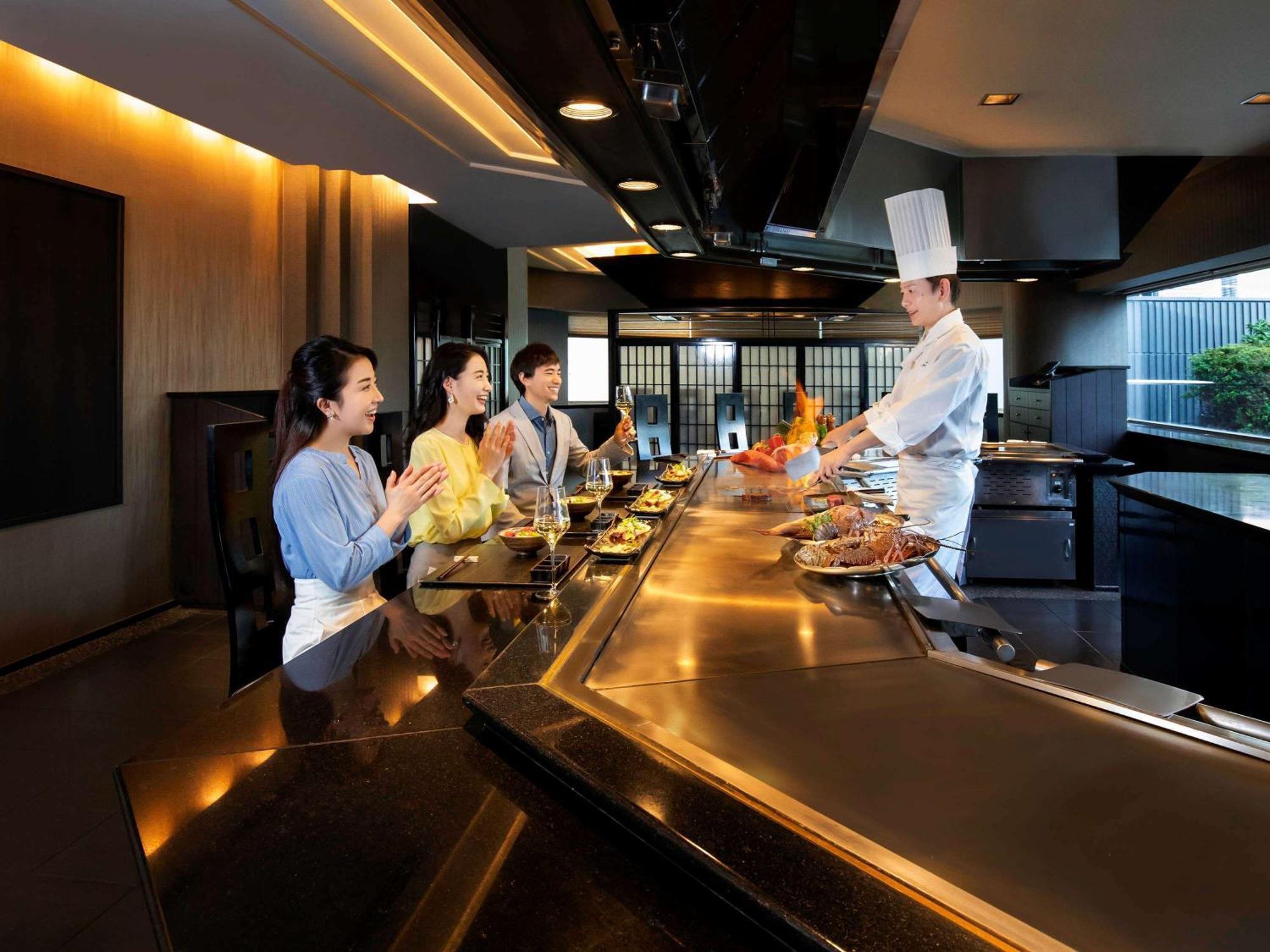 Swissotel Nankai Осака Экстерьер фото A Japanese restaurant