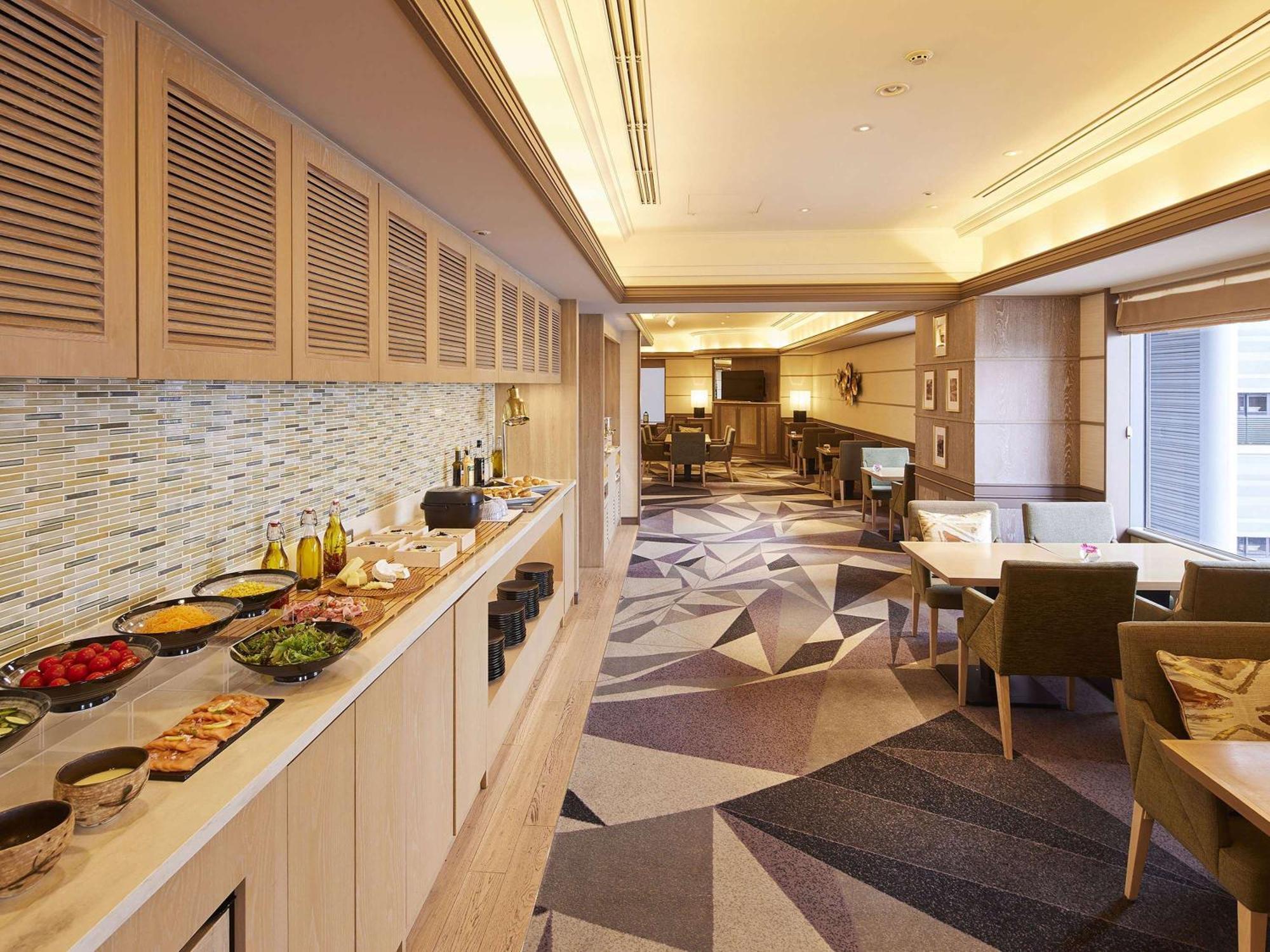 Swissotel Nankai Осака Экстерьер фото The Club at Tokyo International Airport