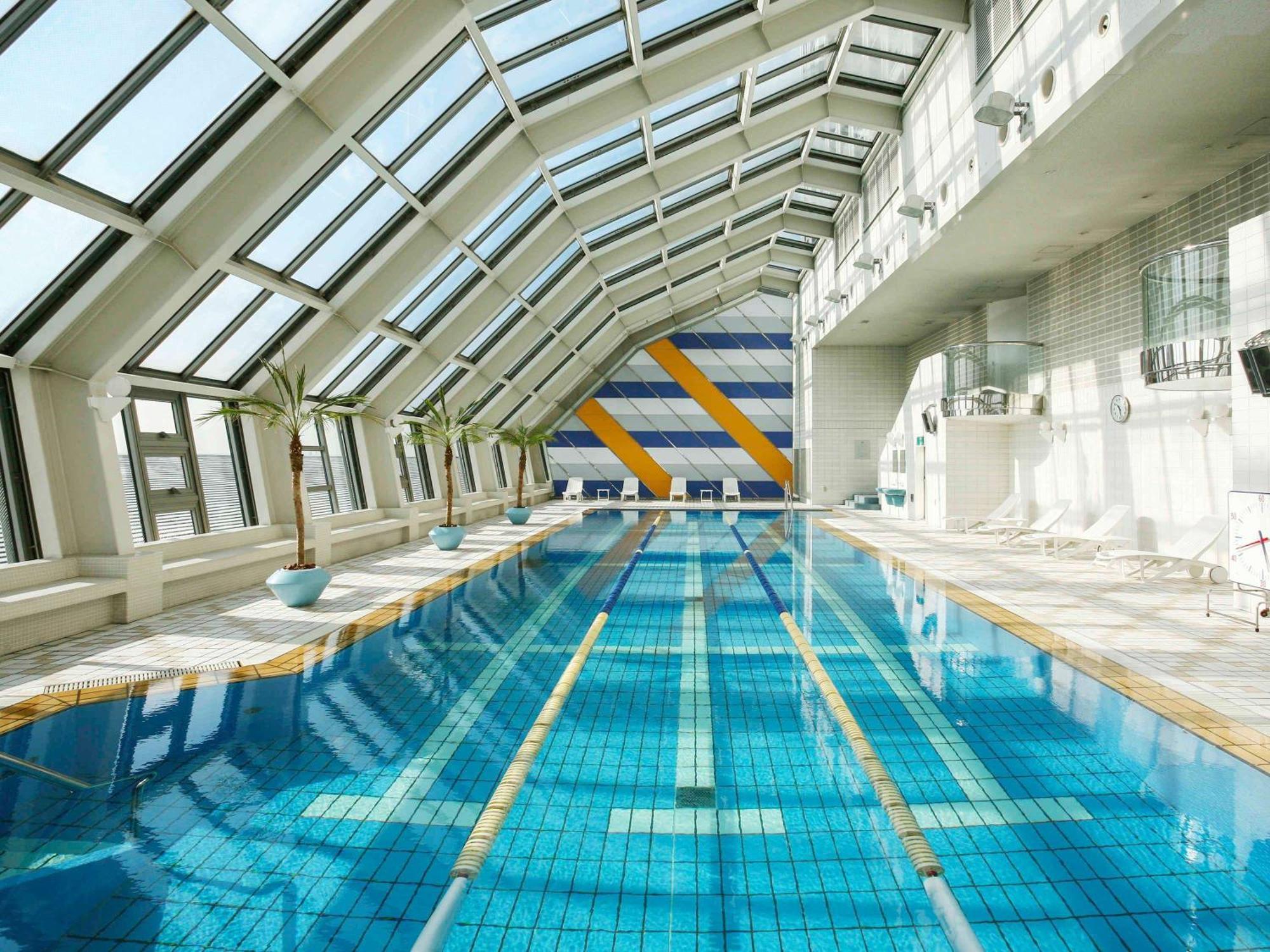 Swissotel Nankai Осака Экстерьер фото Swimming pool