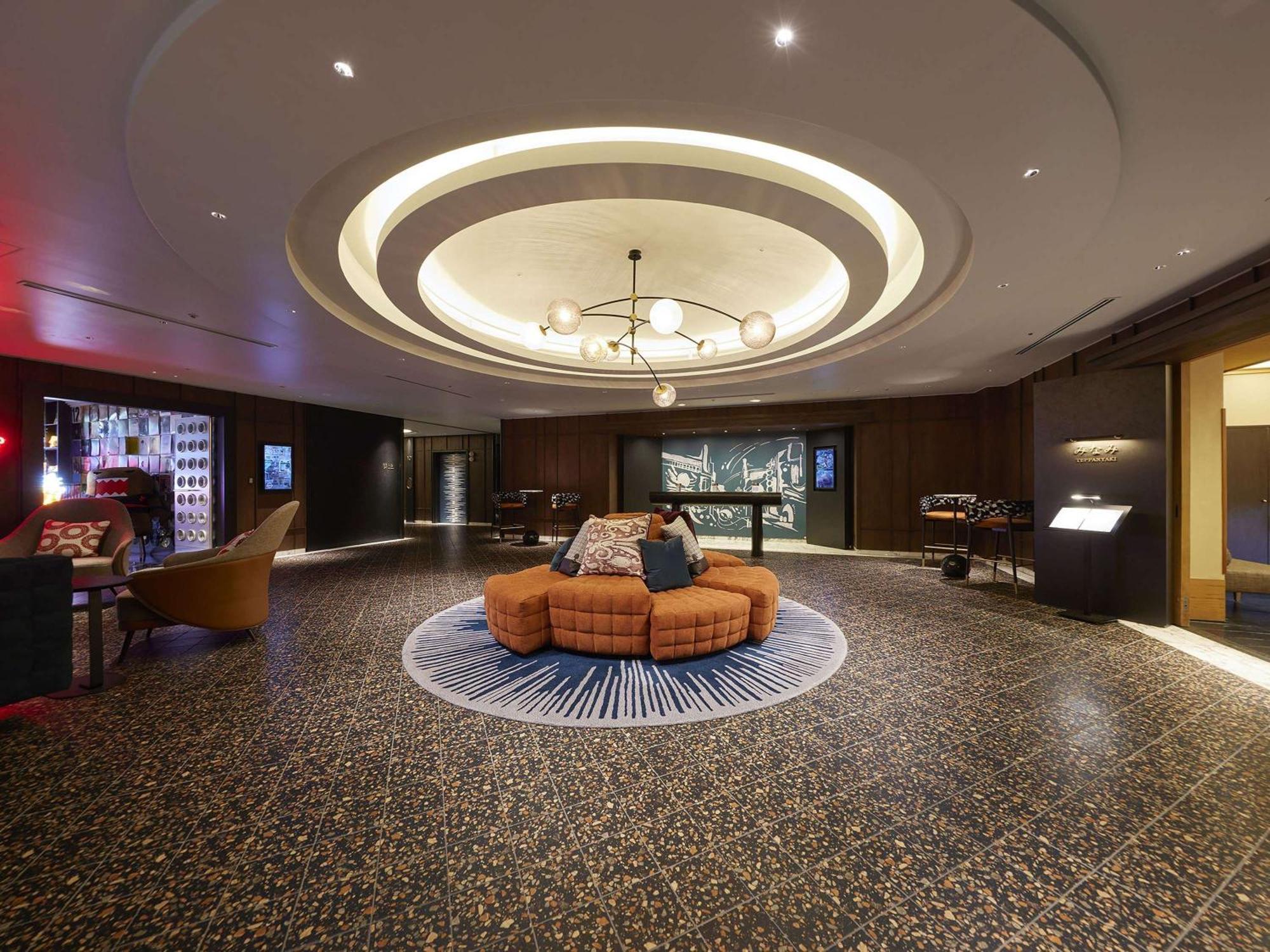 Swissotel Nankai Осака Экстерьер фото The lobby of the hotel
